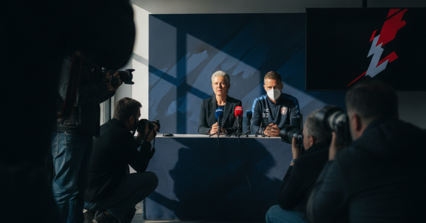 Fodboldklub fyrer træner efter historisk nederlag