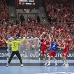 Danmarks håndboldlandshold vinder over Norge i spændende gruppespil
